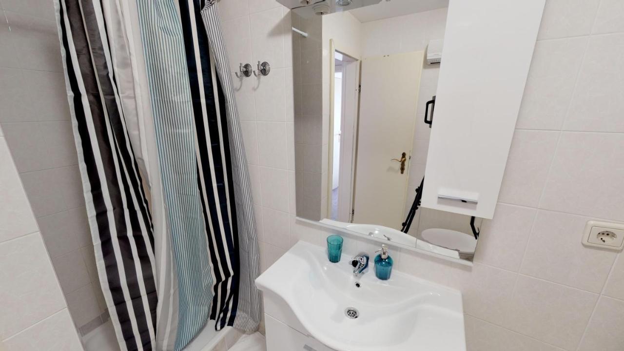 Lara Deluxe Superior 5 Star Apartment, Your Piece Of Heaven By The Sea & Park Novigrad  Екстер'єр фото
