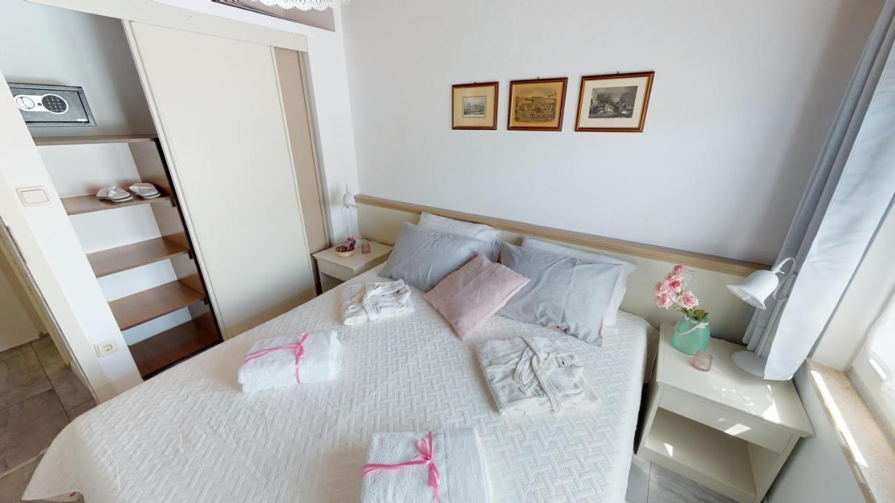 Lara Deluxe Superior 5 Star Apartment, Your Piece Of Heaven By The Sea & Park Novigrad  Екстер'єр фото